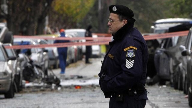 Atina&#039;da kafede patlama: 1 ölü, 7 yaralı