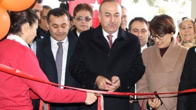 Bakan Çavuşoğlu danışma ve tedavi merkezi açtı