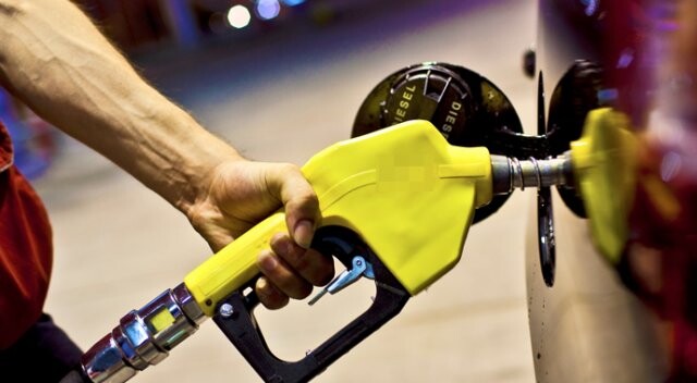 Benzinin litre fiyatı 10 kuruş arttı