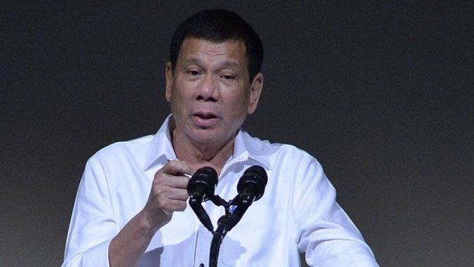 Duterte&#039;den &#039;Suç işleyenleri helikopterden atarım&#039; tehdidi