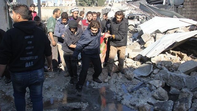 İdlib&#039;de yerleşim yerine saldırı: 12 ölü, 23 yaralı