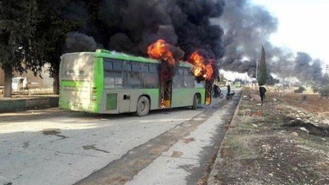 İran komutasındaki teröristler tahliye otobüslerini yaktı