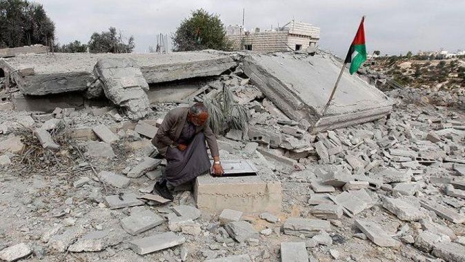 İsrail 2016’da Filistinlilere ait bin 23 yapıyı yıktı