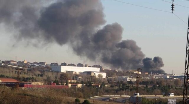 İstanbul&#039;da fabrika yangını!