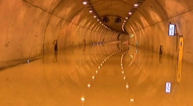 İstanbul’da tüneli su bastı