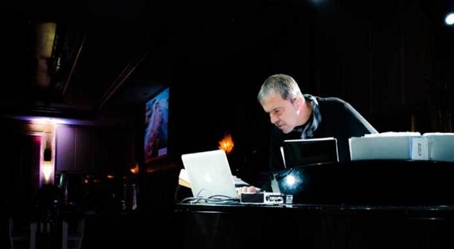 Müzisyen Tarık Sezer, 40&#039;ıncı sanat yılını kutladı