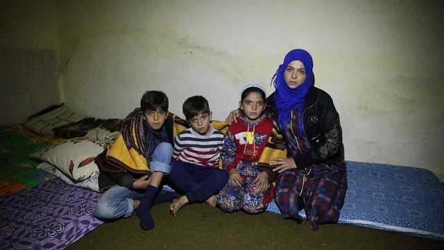 Suriye&#039;de cezaevine konulan eşinden 4 yıldır haber alamıyor