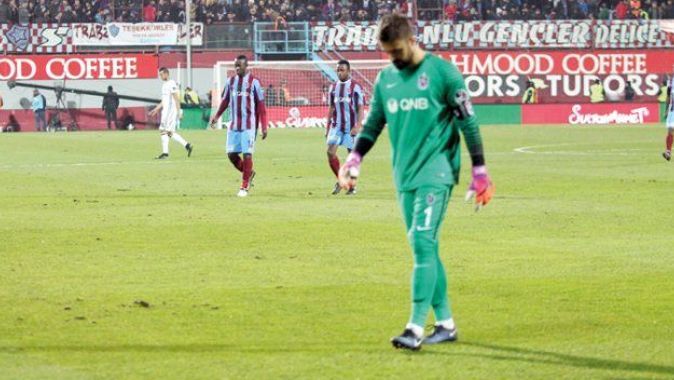 Trabzon son maçında Avni Eker&#039;e başı önde veda etti