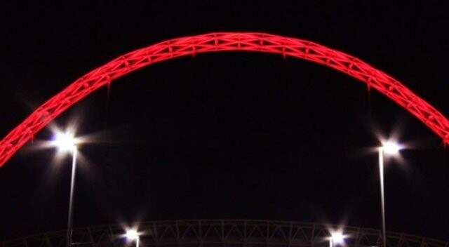 Wembley, İstanbul için kırmızıya büründü