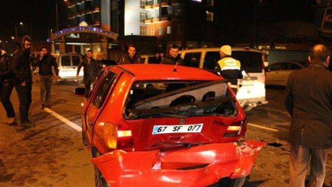 Zonguldak&#039;ta 11 araç birbirine girdi