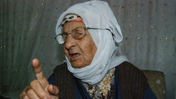 117 yaşındaki nine, Kürtçe &#039;evet&#039; kampanyası başlattı