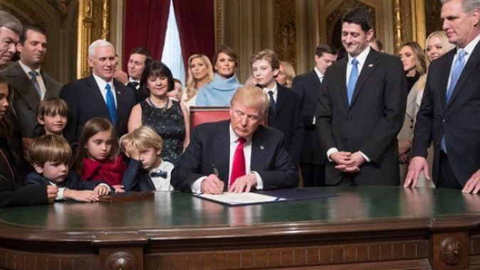 ABD Başkanı Trump, ilk emirlerini imzaladı