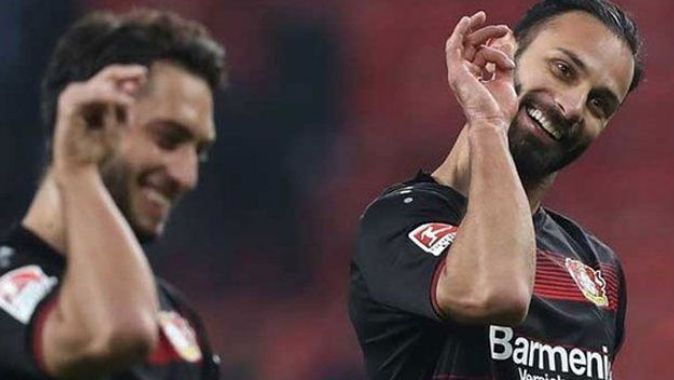 Bayer Leverkusen&#039;i Hakan Çalhanoğlu ve Ömer sırtladı