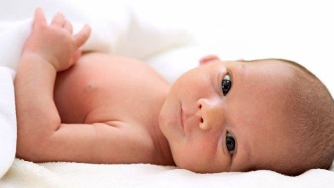 Bebeklerde doğuştan katarakta dikkat