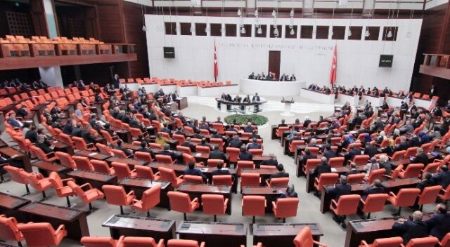 CHP&#039;lilerden mecliste, ‘ayağa kalkıyoruz’ eylemi