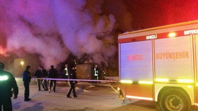 Denizli&#039;de iki ayrı evde yangın: 2 ölü