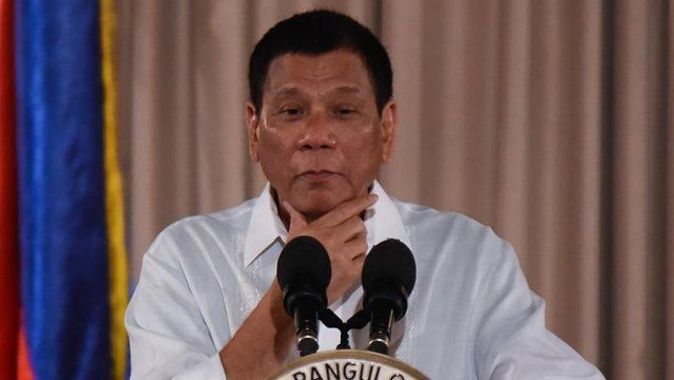 Duterte&#039;den &#039;teröristleri bombalayın&#039; talimatı