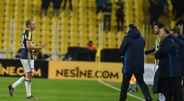 Fenerbahçe taraftarından Aatıf&#039;a öfke!