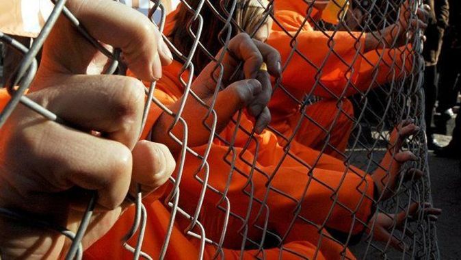 Guantanamo&#039;daki 10 tutuklu Umman&#039;a gönderildi