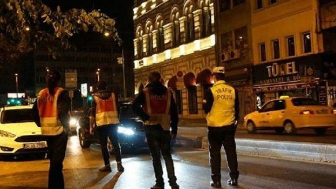 İstanbul&#039;da dev operasyon! 5 bin polis sokağa indi