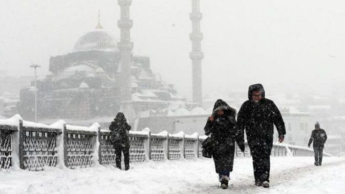 İstanbul&#039;da kar yeniden başladı