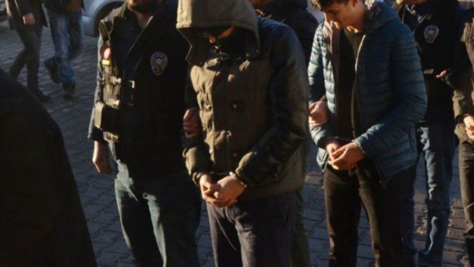 Mardin&#039;de 6 bin 947 adet uyuşturucu hap ele geçirildi