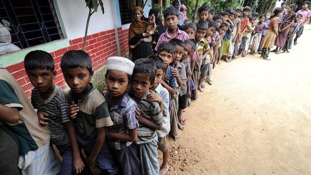 Myanmar&#039;da 87 bin Arakanlı Müslüman yerinden edildi