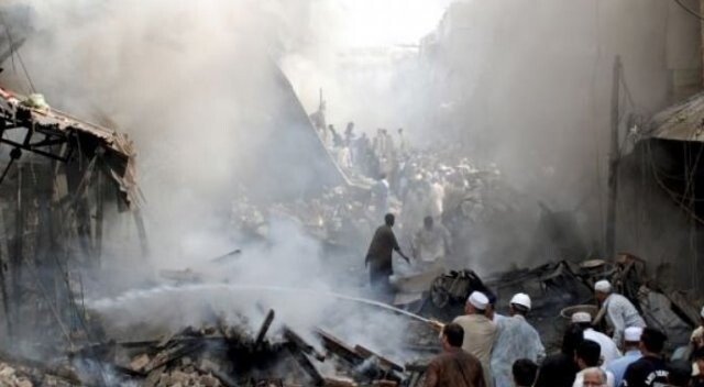 Kardeş Pakistan&#039;da korkunç saldırı! Çok sayıda ölü var
