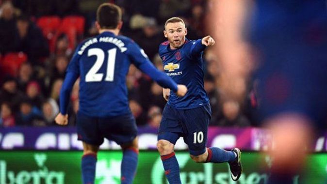 Rooney Manchester United tarihine geçti