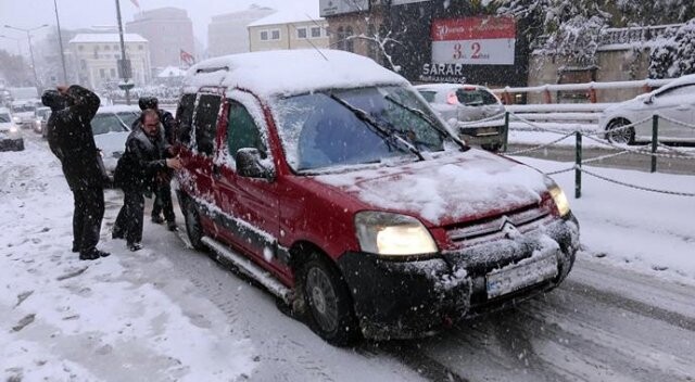 Samsun&#039;da kar şehir içi ulaşımı aksattı