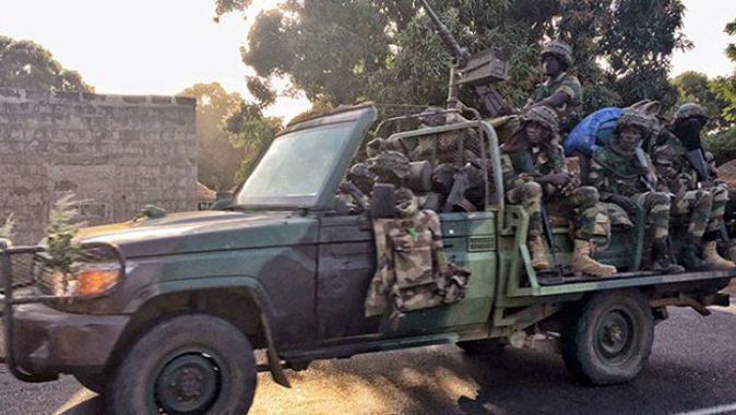 Senegal ordusu Gambiya&#039;ya askeri müdahale başlattı