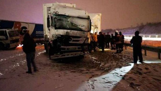 TEM&#039;de Zincirleme kaza...Edirne-İstanbul yönü kapandı