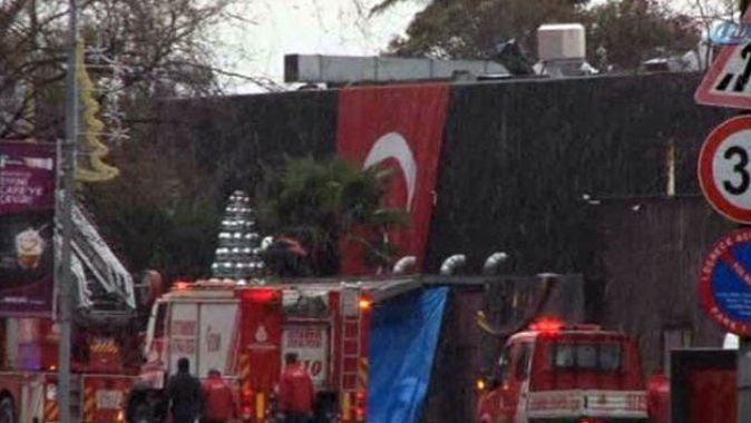 Terör saldırısı gerçekleşen Reina&#039;ya Türk Bayrağı asıldı