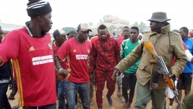 Yeni Malatyasporlu Amutu, ülkesi Nijerya&#039;da silahlarla karşılandı