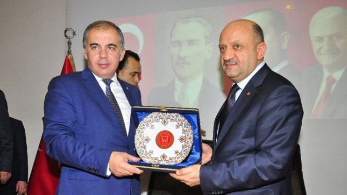 “Türkiye’de parlamenter sistemi tıkayan CHP’dir”