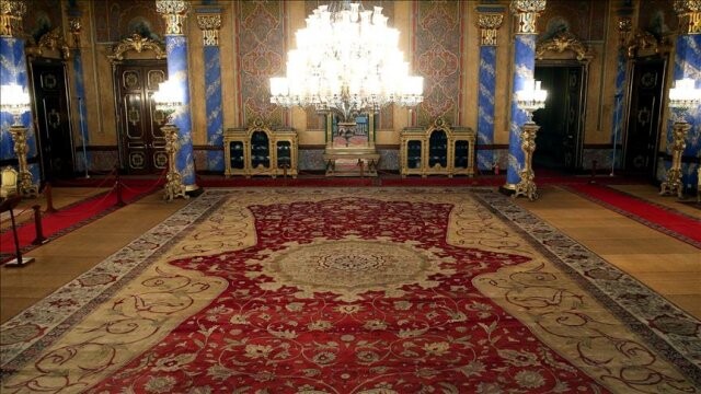Beylerbeyi Sarayı&#039;ndaki 136 metrekarelik halı restore edildi