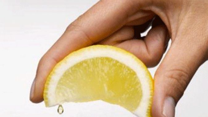 Bir limon alın ve bileğinize damlatın… Sonucuna inanamayacaksınız!