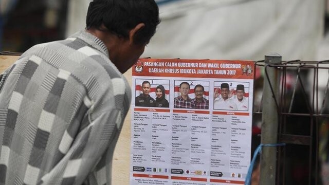 Endonezya halkı yerel seçimler için sandık başına gitti