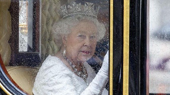 İngiltere Kraliçesi 2. Elizabeth&#039;in tahttaki 65. yılı kutlanıyor