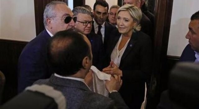 Le Pen&#039;in Lübnan müftüsüyle başörtüsü krizi