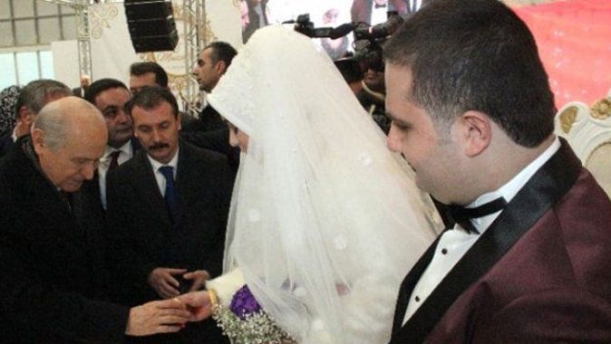 MHP lideri Bahçeli, Konya&#039;da düğüne katıldı