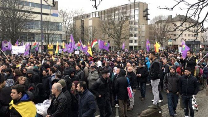 Almanya&#039;dan sonra Hollanda da PKK yürüyüşü yapıldı