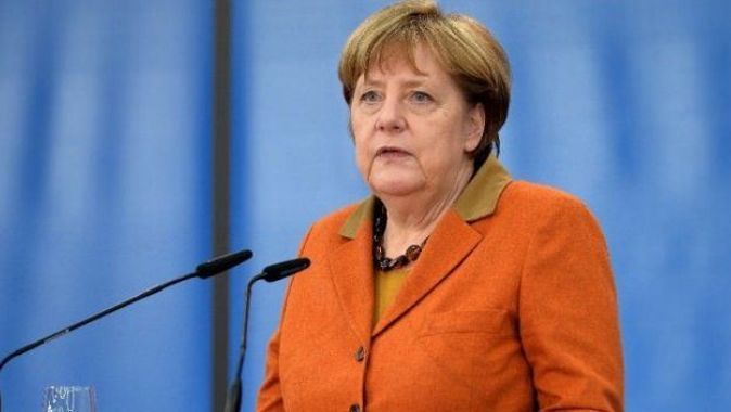 Angela Merkel&#039;den referandum mesajı