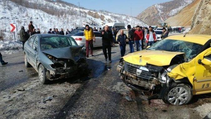 Bitlis&#039;te trafik kazası: 1 ölü, 6 yaralı