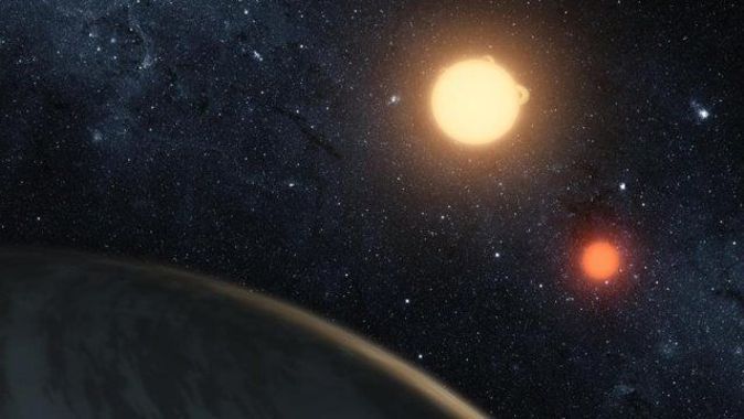 Çift güneşin yörüngesinde gezegen enkazı keşfedildi
