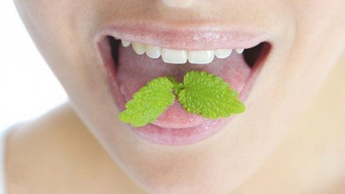 Dil temizliği ağız kokusunu azaltıyor