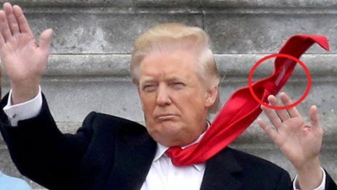 Donald Trump Kravatını Neden Bantlıyor?