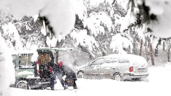 Erzurum&#039;da kar etkisini sürdürüyor