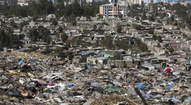 Etiyopya’da çöp tepeleri evleri yuttu: 46 ölü