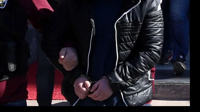 FETÖ soruşturmasında 4 &#039;asker abisi&#039; tutuklandı